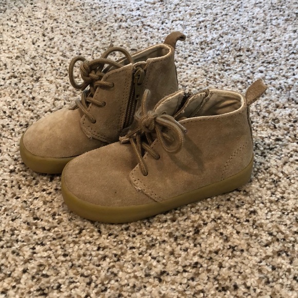 GAP Other - Gap boys khaki boots GAP Other - Gap boys khaki boots